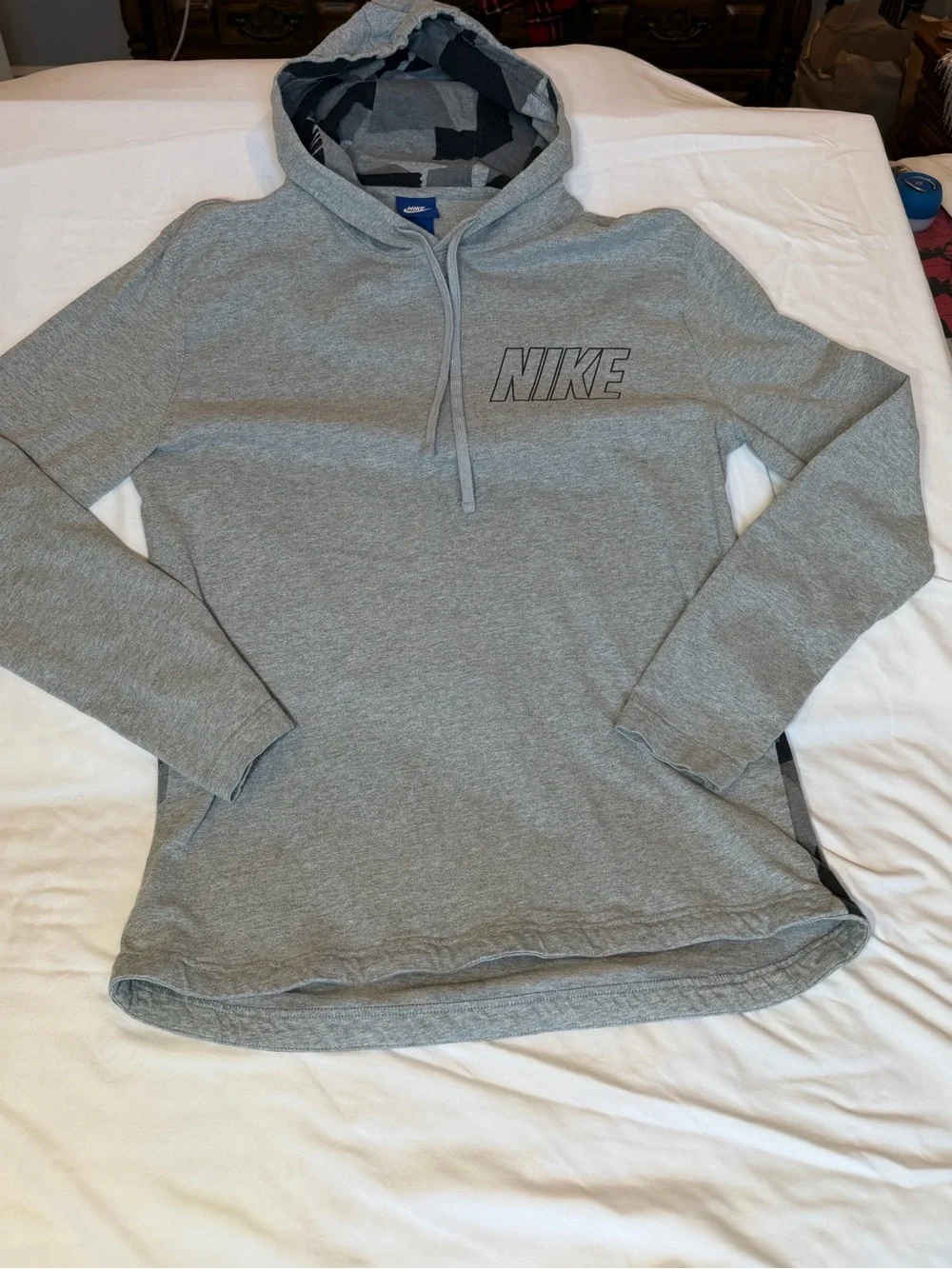 Nike Men’s Gray Pullover Hoodie Size L Logo Drawstring